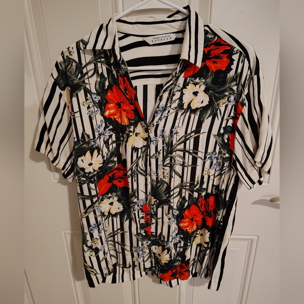 VINTAGE Express Size Small, Floral Red & Black Striped Button Down See Pics - Picture 2 of 9